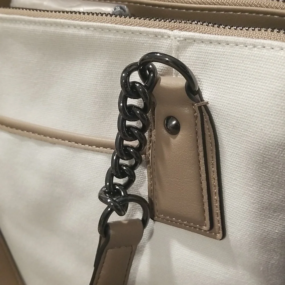 Vera Wang Satchel Purse - Picture 3 of 16